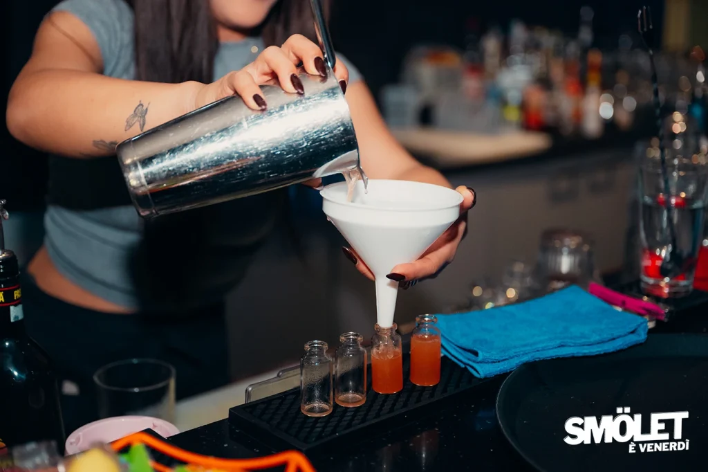 SMOLET - è venerdì - 31.10.25 19
