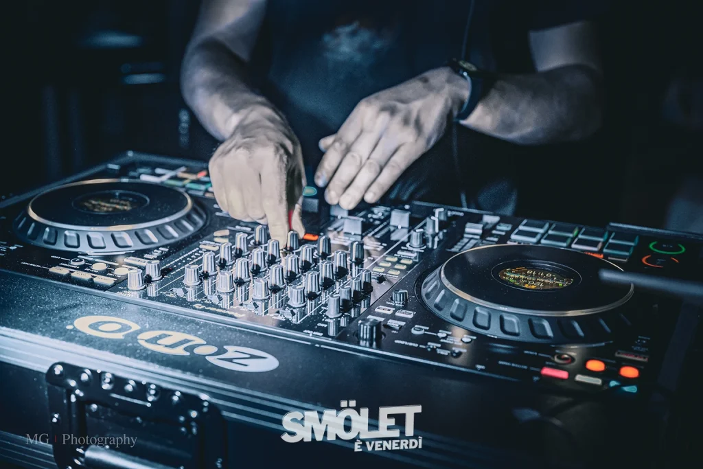 SMOLET - è venerdì - 24.04.26 -60