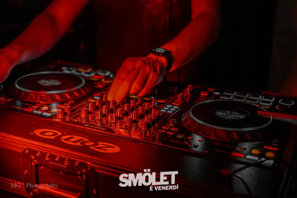 SMOLET - è venerdì - 24.04.26 -61